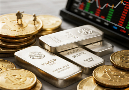 黄金vs玉吊坠终极对比：保值率、寓意、搭配谁更胜一筹？